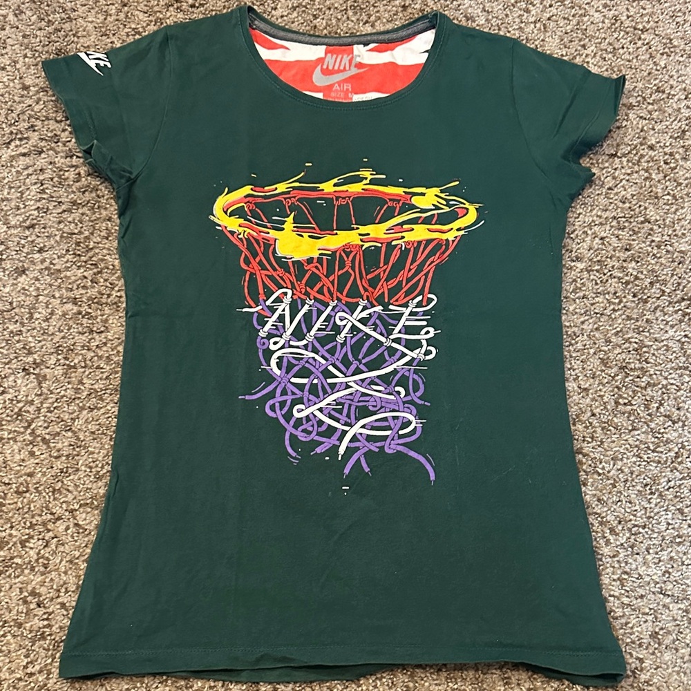 Vintage Nike Dark Green Tee with Vibrant Hoop Design